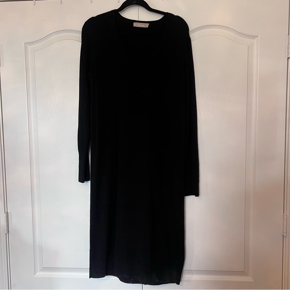 Everlane, EUC, M, 100% Cashmere Black Long Sleeve Dress